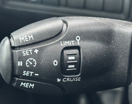 308 SW 1.2 PURETECH 130CH GT LINE S&S EAT6 DISTRIBUTION NEUVE