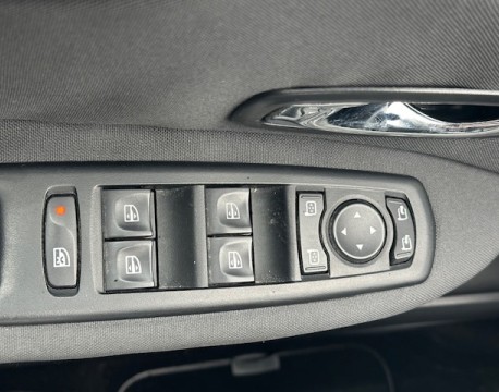 GRAND SCENIC III 1.2 TCE 130CH ENERGY LIFE 7 PLACES