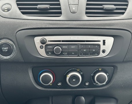 GRAND SCENIC III 1.2 TCE 130CH ENERGY LIFE 7 PLACES