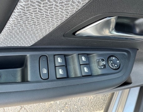 C4 PURETECH 130CH S&S SHINE EAT8