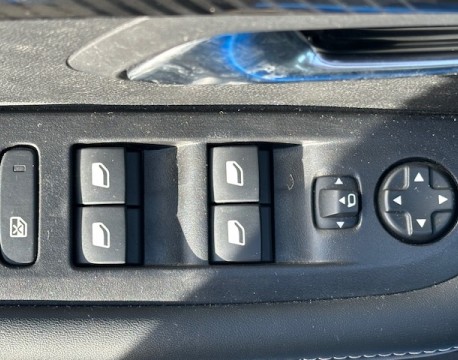 208 1.2 100CH PURETECH ALLURE + OPTIONS