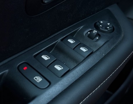 208 1.2 HYBRID 100CH ALLURE E-DCS6