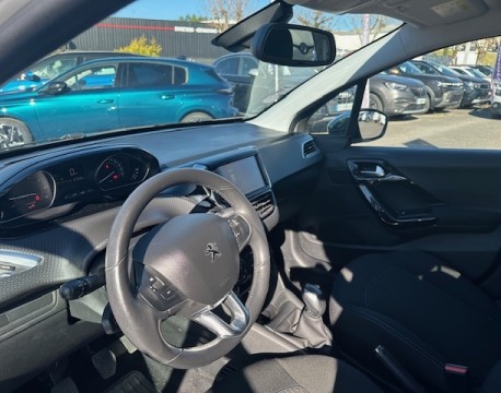 208 1.2 PURETECH 82CH STYLE 5P DISTRIBUTION NEUVE