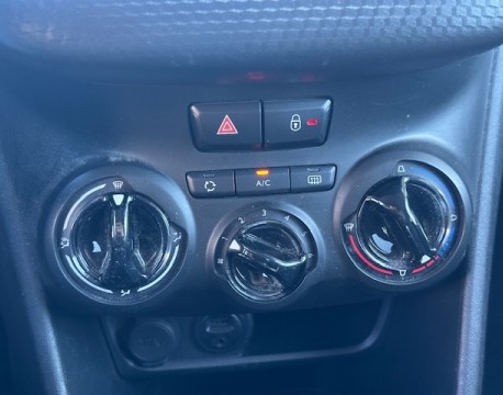 208 1.2 PURETECH 82CH STYLE 5P DISTRIBUTION NEUVE