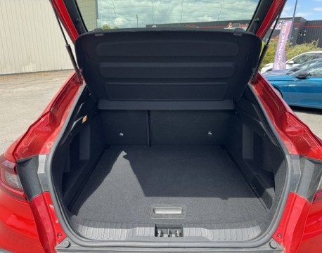 ARKANA 1.6 E-TECH HYBRIDE 145CH ENGINEERED + PARK ASSIST