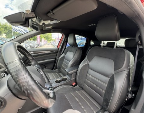 ARKANA 1.6 E-TECH HYBRIDE 145CH ENGINEERED + PARK ASSIST