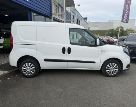 DOBLO CARGO 1.6 MULTIJET 105CH 705KG PRO LOUNGE 3PLACES