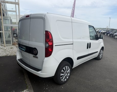 DOBLO CARGO 1.6 MULTIJET 105CH 705KG PRO LOUNGE 3PLACES
