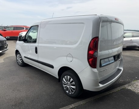DOBLO CARGO 1.6 MULTIJET 105CH 705KG PRO LOUNGE 3PLACES