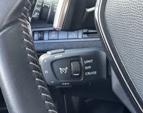 5008 HYBRID 136CH ALLURE PACK E-DCS6 PARK ASSIST