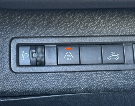 5008 HYBRID 136CH ALLURE PACK E-DCS6 PARK ASSIST