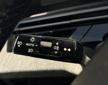 3008 1.2 HYBRID 145CH ALLURE E-DCS6