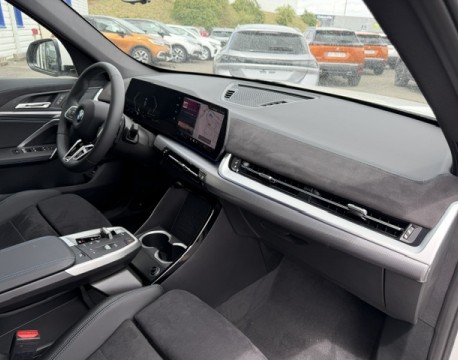 X1 (U11) SDRIVE18D 150CH M SPORT DKG7