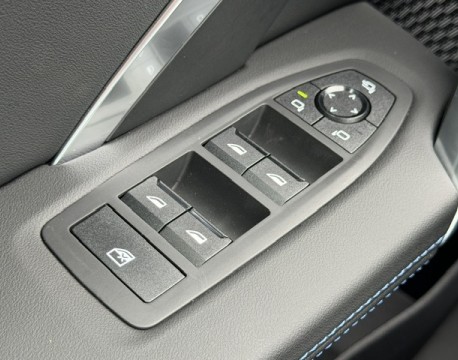 X1 (U11) SDRIVE18D 150CH M SPORT DKG7