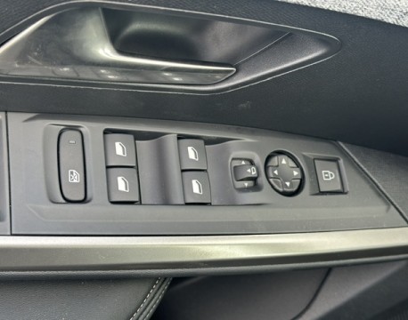 3008 1.2 HYBRID 145CH ALLURE