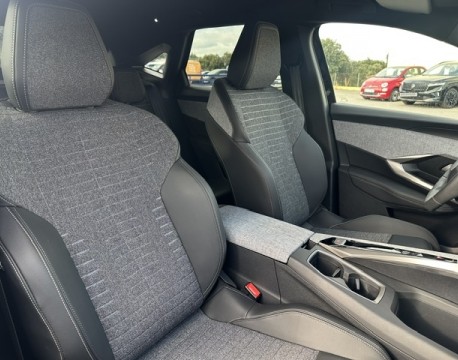 3008 1.2 HYBRID 145CH ALLURE