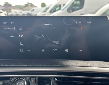 3008 1.2 HYBRID 145CH ALLURE
