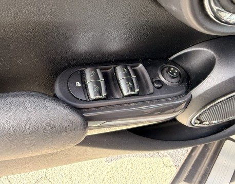 MINI 5 PORTES COOPER D 116CH BUSINESS