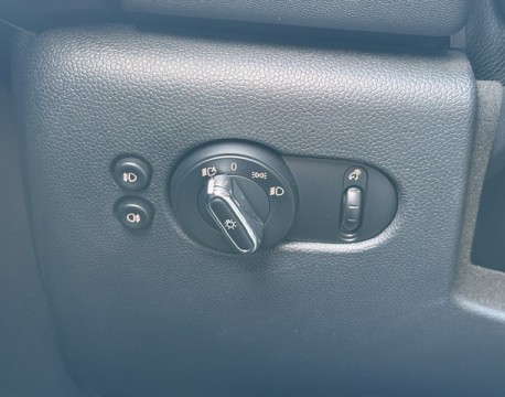 MINI 5 PORTES COOPER D 116CH BUSINESS