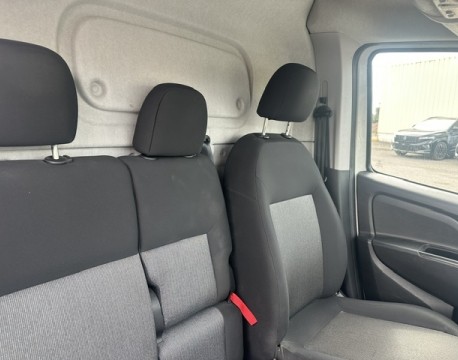 DOBLO CARGO 1.6 MULTIJET 105CH PRO LOUNGE 3 PLACES