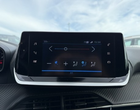 208 1.2 PURETECH 100CH S&S STYLE EAT8 + GPS