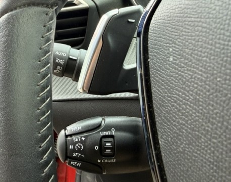 208 1.2 PURETECH 100CH S&S STYLE EAT8 + GPS